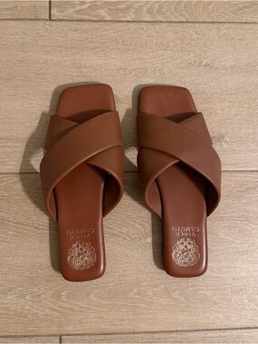 Vince Camuto brown square toe sandal-size 7.5